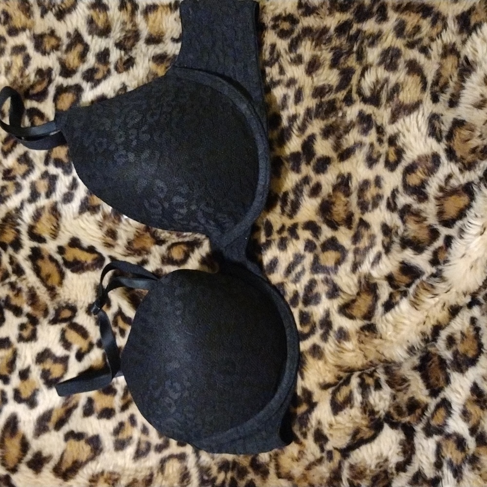 VS Pink leopard lace Wear Everywhere push-up bra 36A NWT